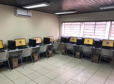 LABORATORIO DE INFORMÁTICA PARA ALUNOS DA REDE MUNICIPAL DE ENSINO.