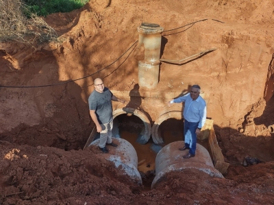 OBRAS DE PAVIMENTAÇÃO E GALERIAS PLUVIAIS ATRÁS DO CAMPO DO CAL EM ANDAMENTO.