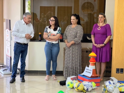 ENTREGA DE KIT ESPORTIVO PARA NOSSAS ESCOLAS