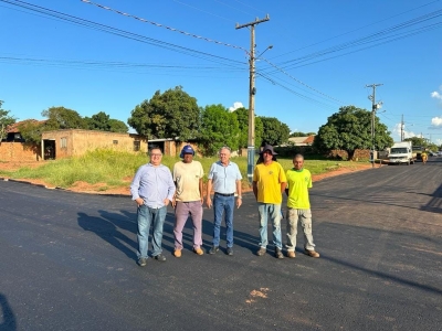 obras de pavimentação nos quatro cantos da cidade.