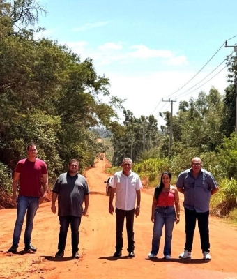 VEM AI MAIS 3,6 KM DE PAVIMENTAÇÃO RURAL NA ESTRADA DO BAÚ